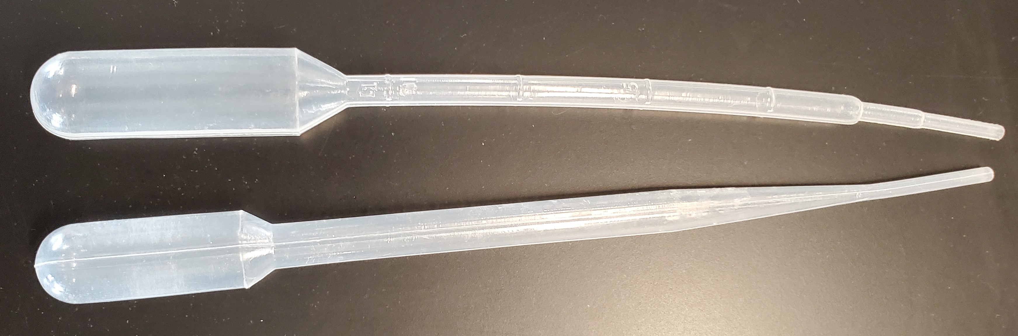 Picture of plastic beral pipets