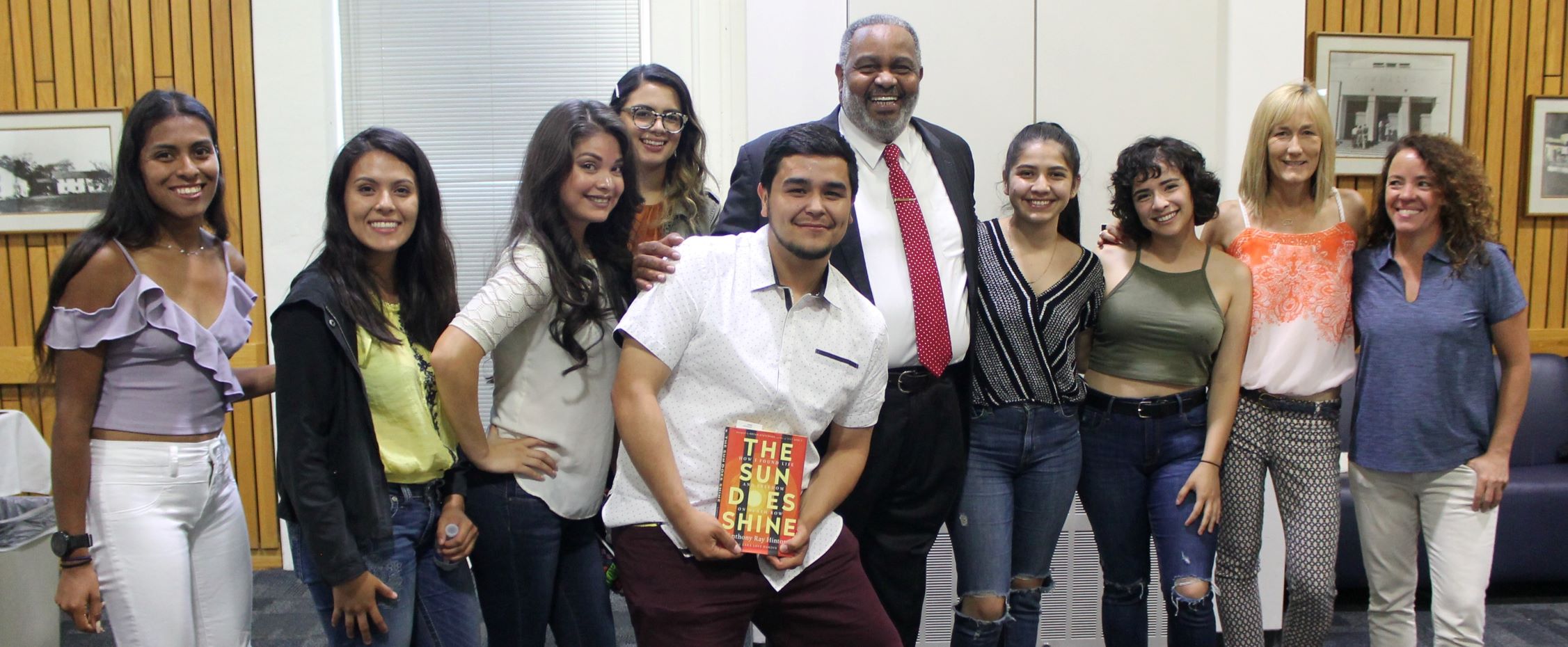 Students with exonerated death row inmate Anthony Hinton.